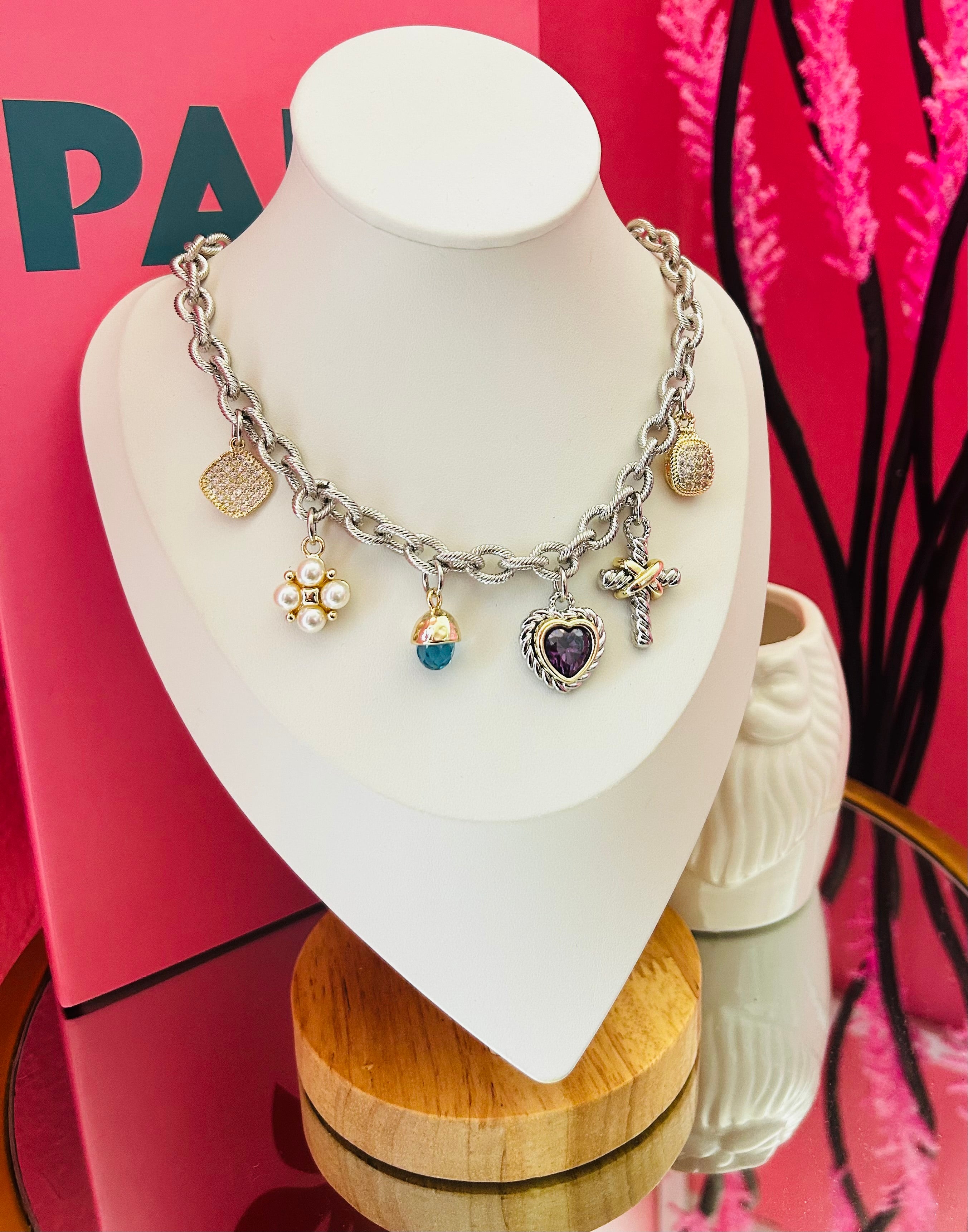 Lore Necklace