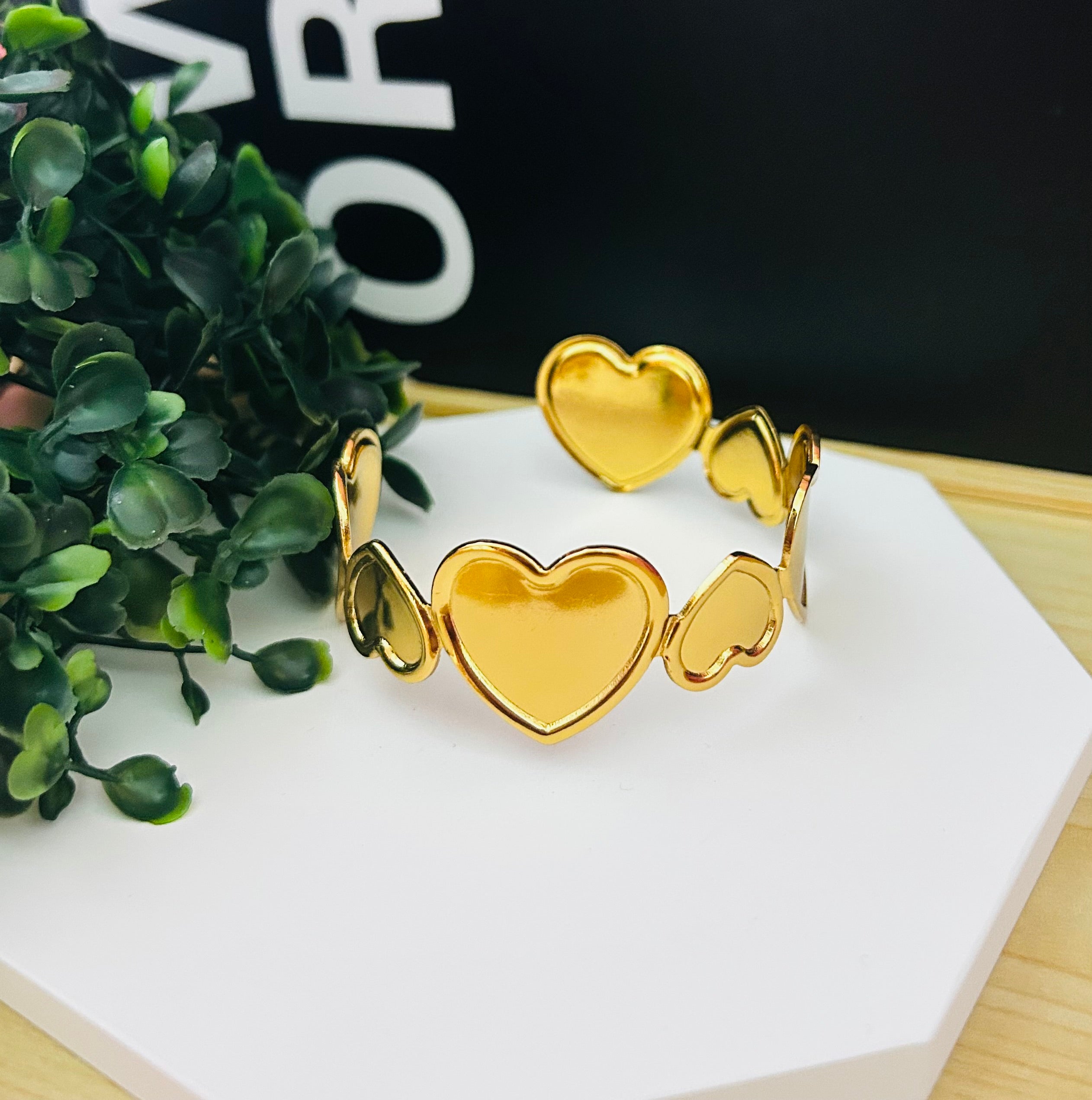 LOVE ME BANGLE